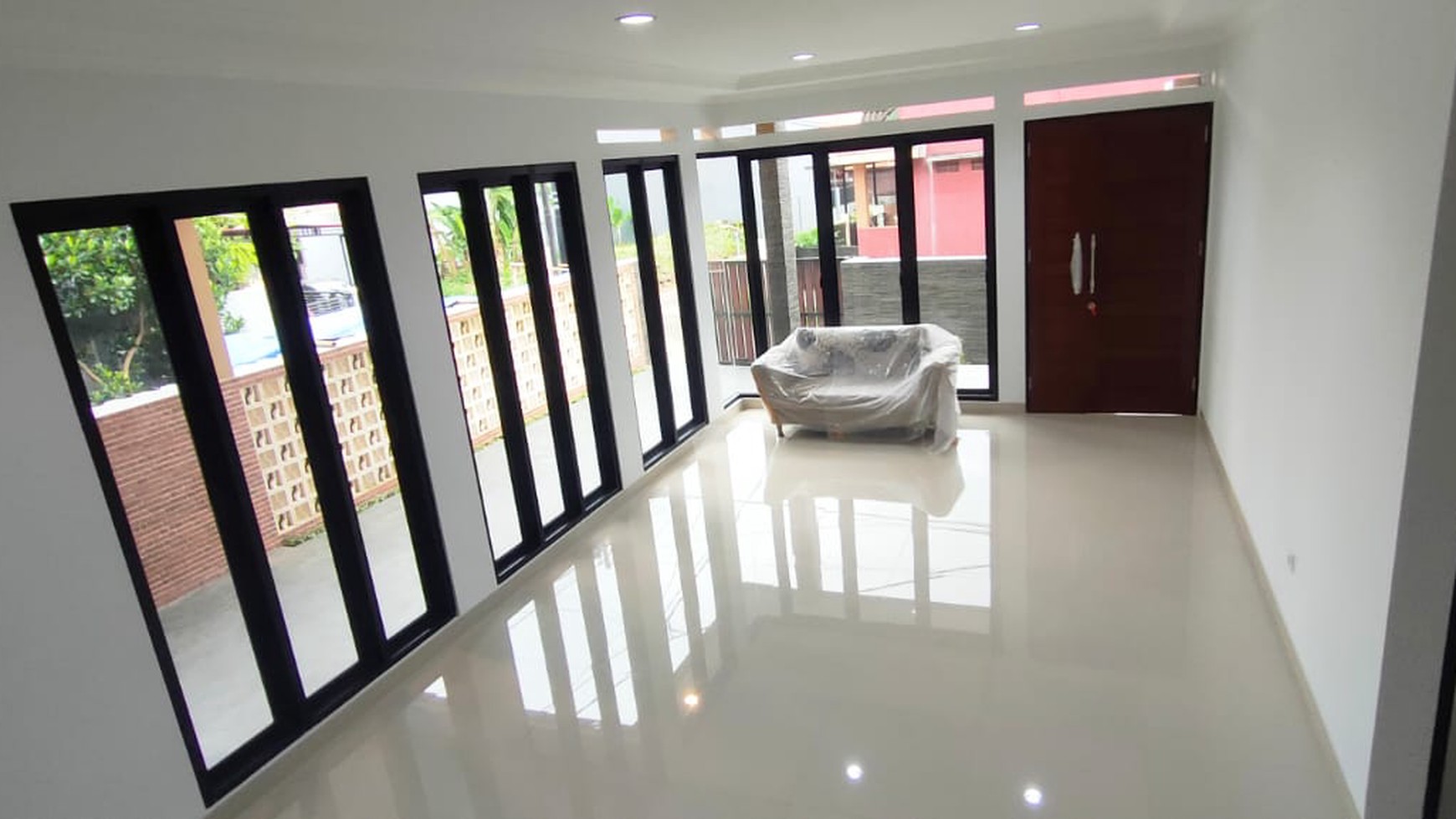 Rumah Hook Brand New di Ciputat