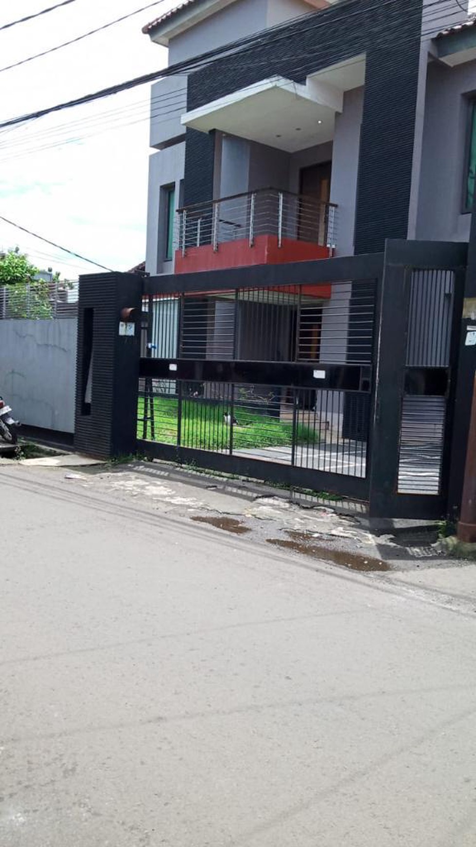 Rumah Mewah 2 Lantai Siap Huni dengan Hunian Asri @Cibubur, Jakarta Selatan