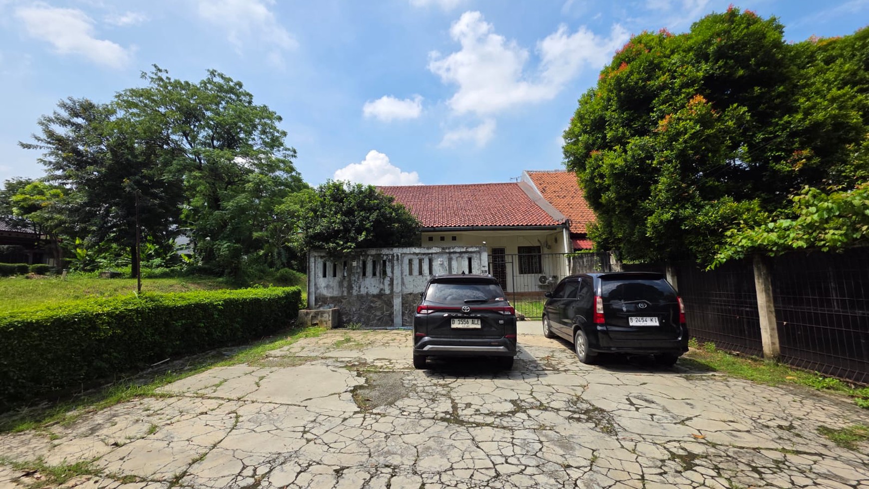 Rumah Hitung Tanah di Komplek Kowilhan, Bambu Apus, Cipayung, Jakarta Timur