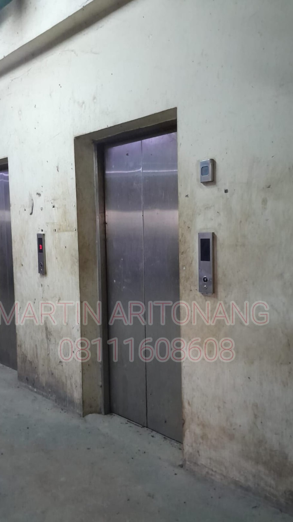 Pertokoan 3 lantai dengan Lift daerah Strategis dan Ramai di Wanaherang Gunung Putri
