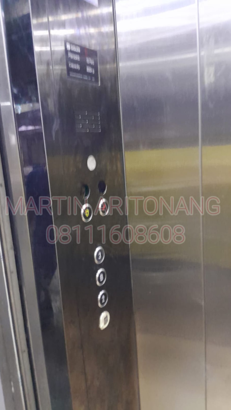 Pertokoan 3 lantai dengan Lift daerah Strategis dan Ramai di Wanaherang Gunung Putri