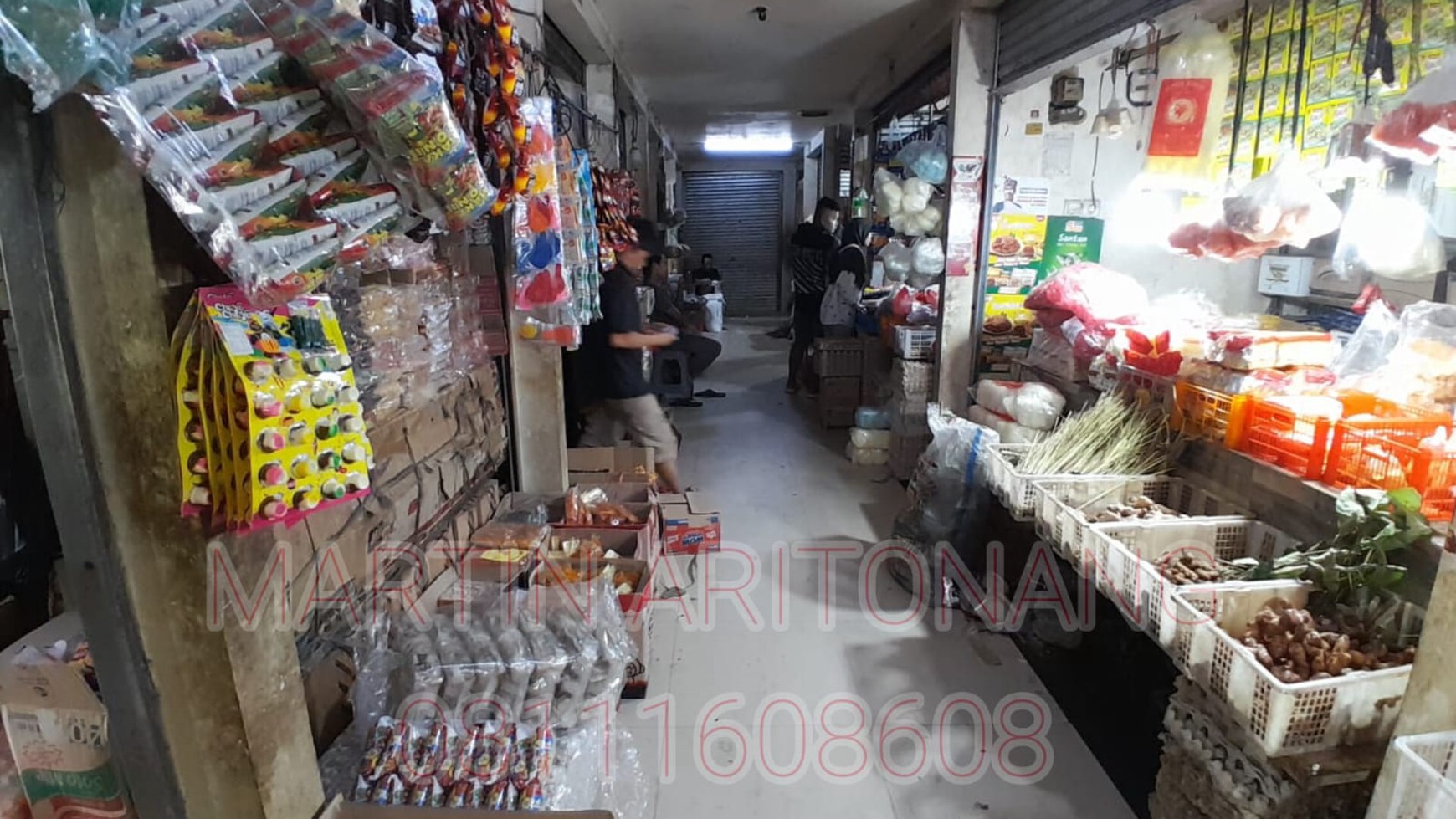 Pertokoan 3 lantai dengan Lift daerah Strategis dan Ramai di Wanaherang Gunung Putri