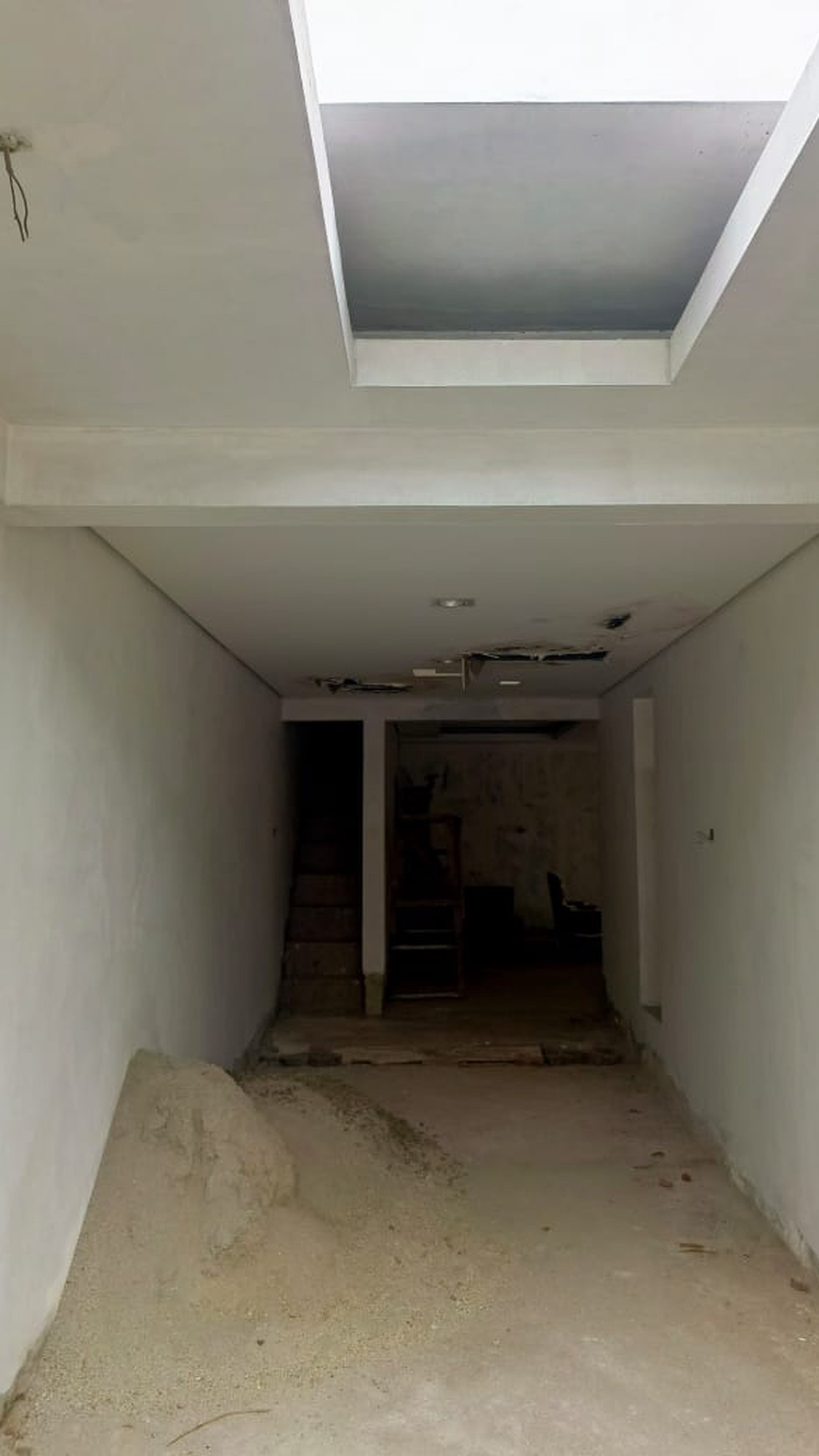 Dijual Cepat Rumah 3 lantai,Bagus di Bintaro Jaya 6