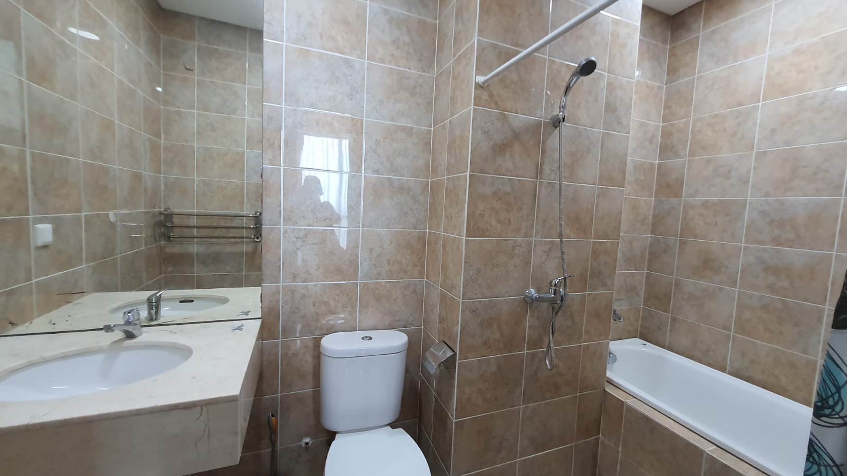 BU - Jual Rugi - Unit Mewah 3 Bed Room di Tower Empire Kemang Village
