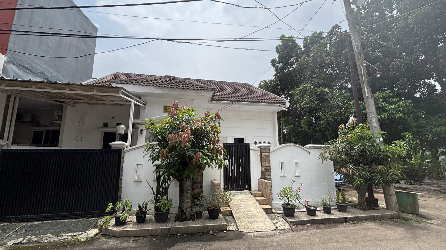 Rumah Cantik, Hoek di Vila Nusa Indah V