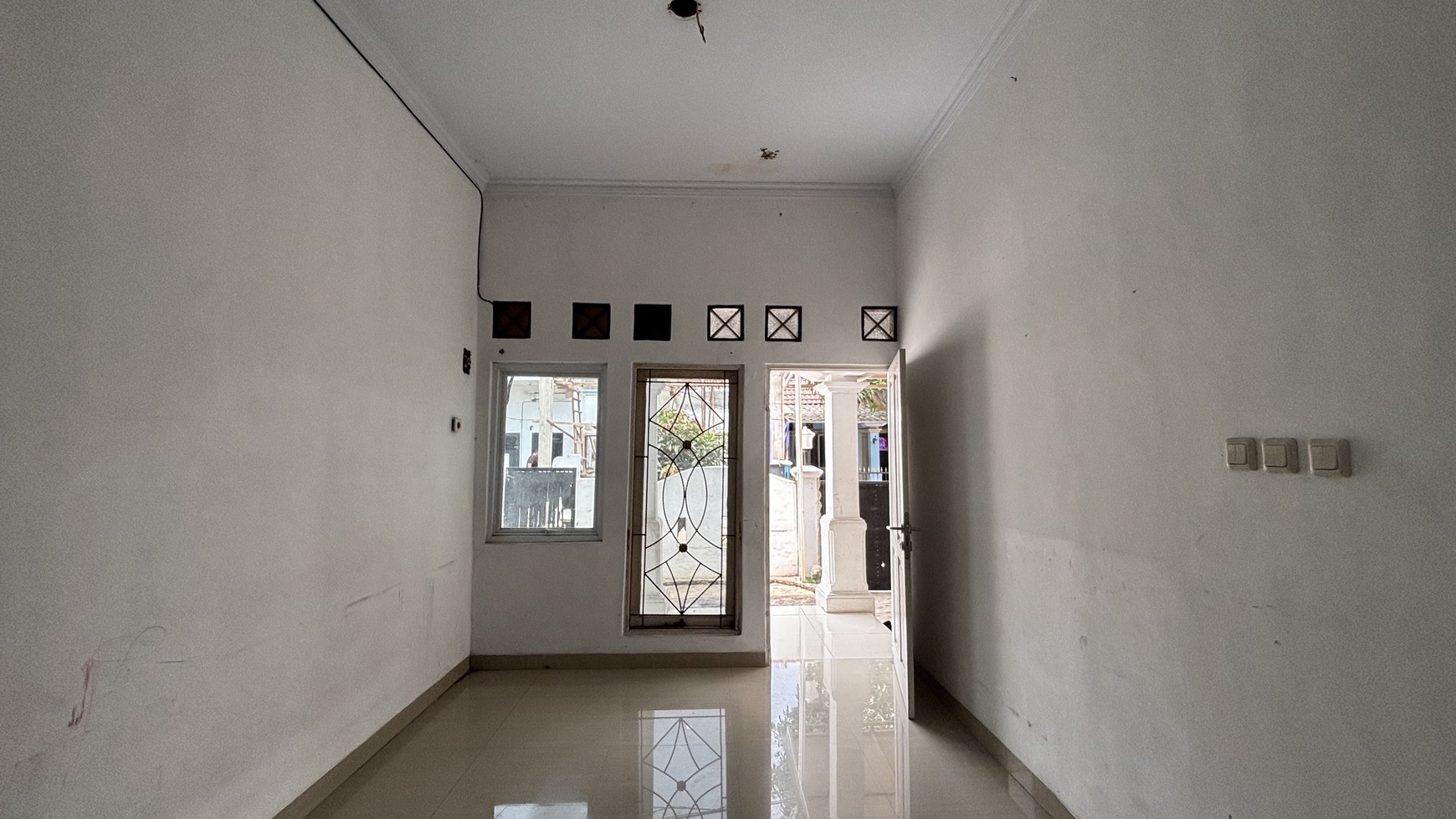 Rumah Cantik, Hoek di Vila Nusa Indah V