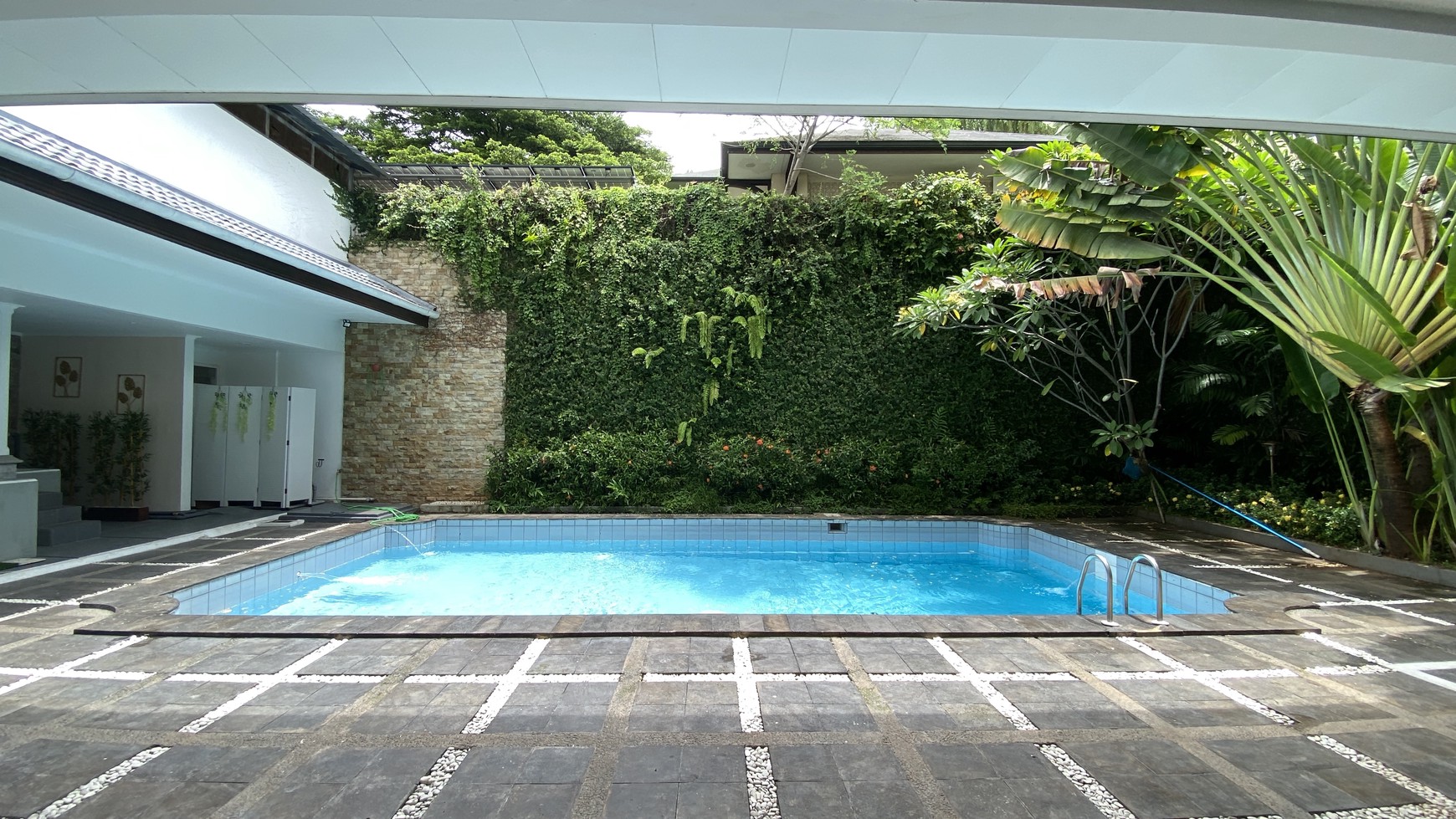 Rumah Hitung Tanah Area Cipete