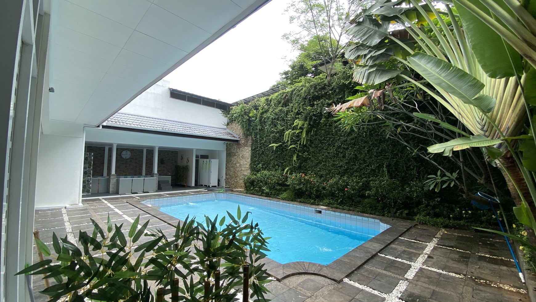 Rumah Hitung Tanah Area Cipete