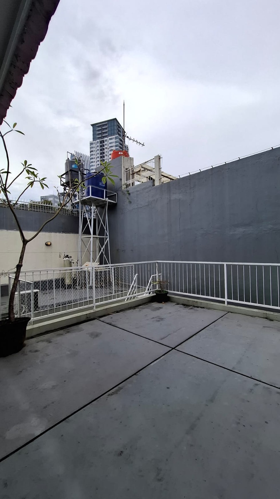 Rumah Hitung Tanah Area Cipete