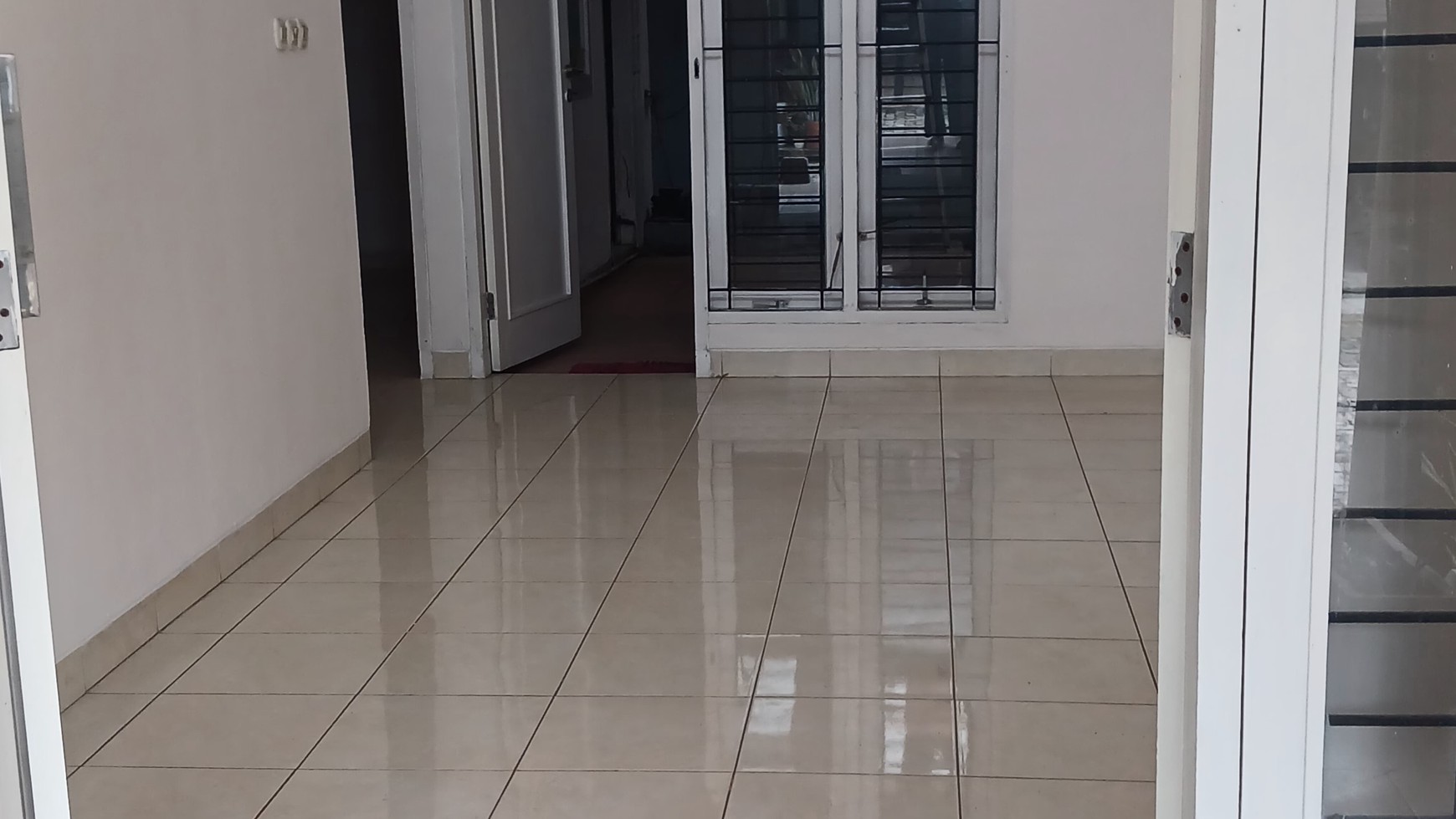 Rumah Minimalis di bawah 1 M siap huni dalam Cluster di Ciputat.