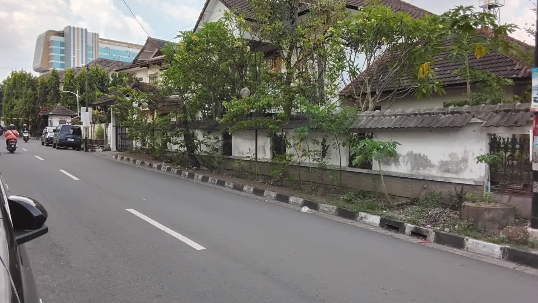 Rumah Tinggal dengan Luas Tanah 808 Meter Persegi Lokasi Strategis di Gejayan.