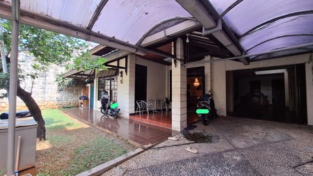 Rumah Klasik 2 Lantai di Menteng Dalam