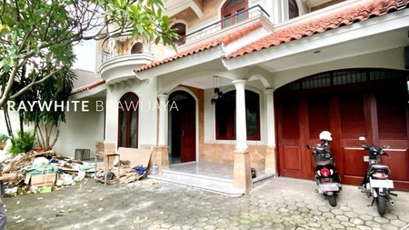 Rumah Besar Cocok untuk Usaha Area Kebayoran Baru