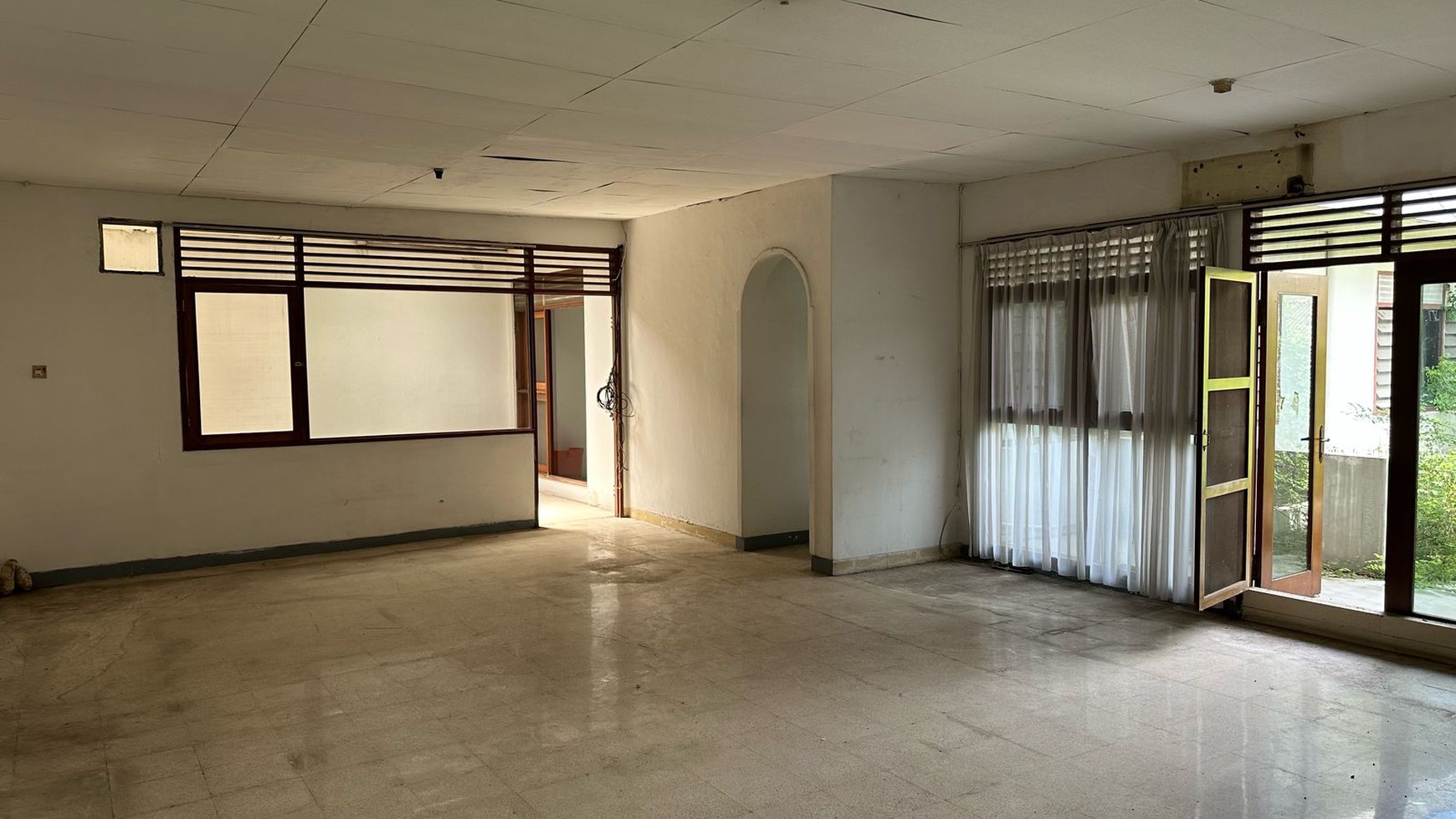 Rumah Lama Hitung Tanah 482m2 di Komplek Perumahan Pangkalan Jati Cinere