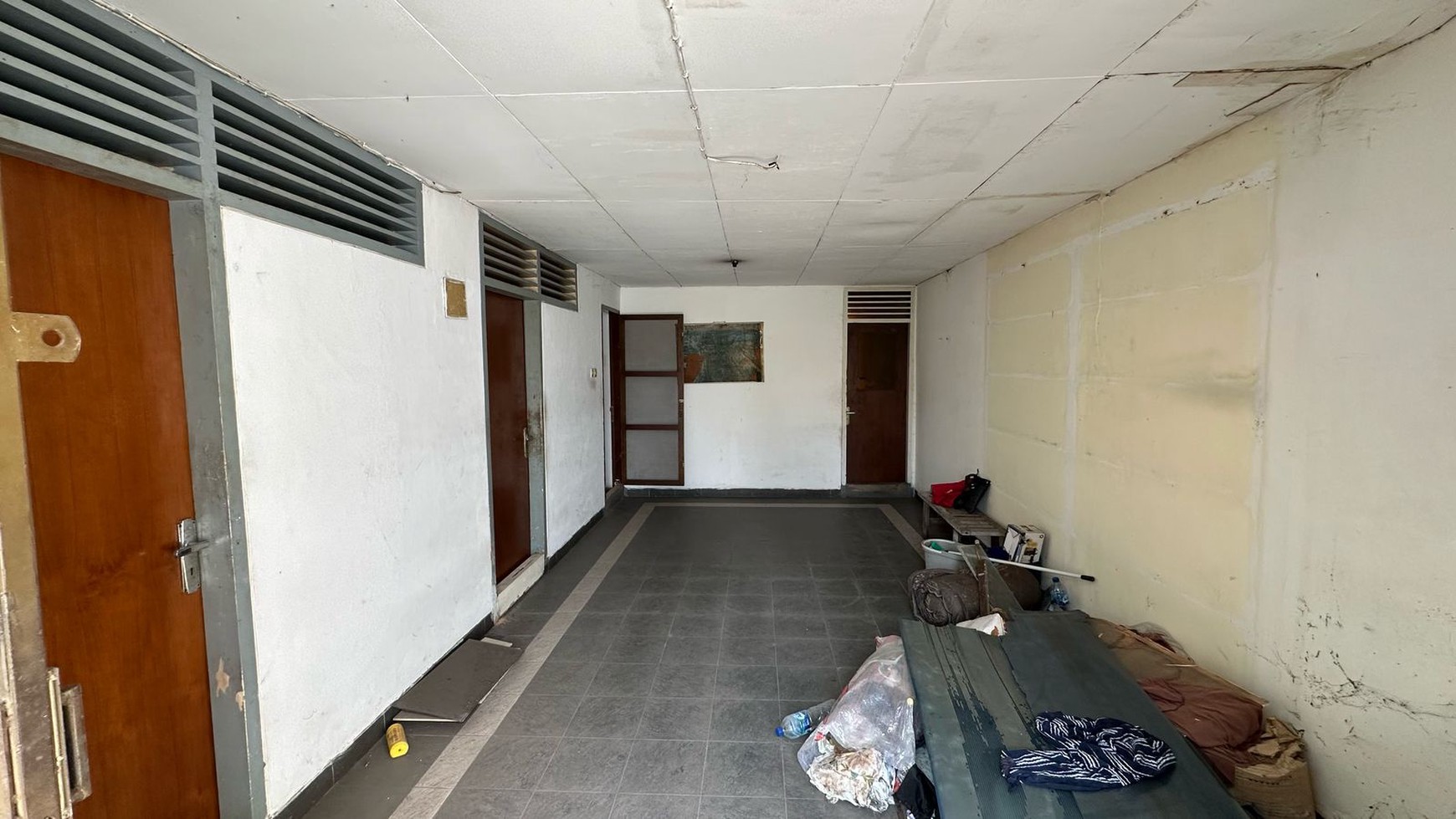 Rumah Lama Hitung Tanah 482m2 di Komplek Perumahan Pangkalan Jati Cinere