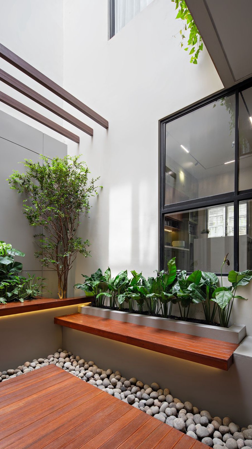 Rumah 3 Lantai, Full Furnished, Modern Minimalis di Kota Wisata Cibubur