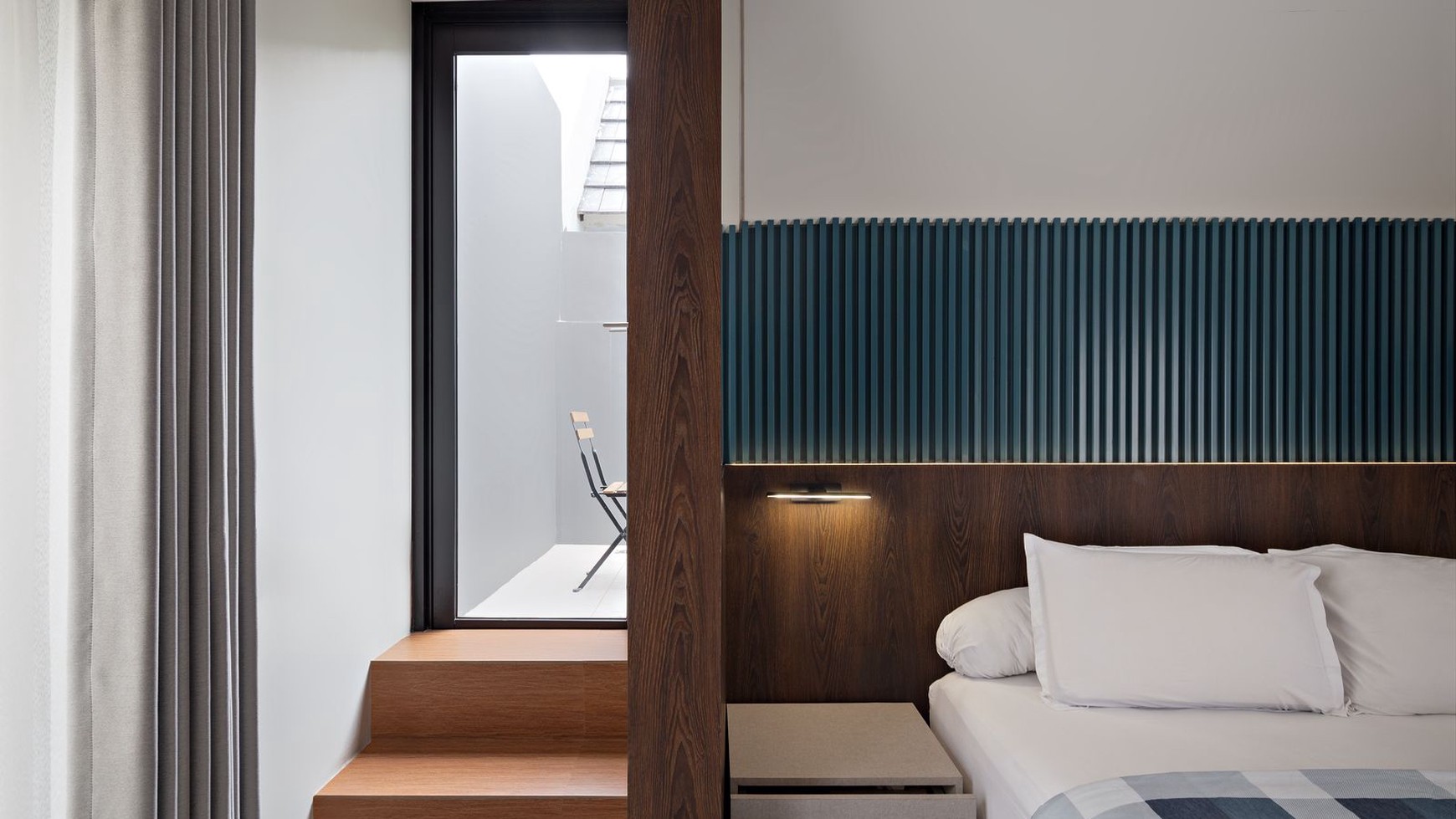 Rumah 3 Lantai, Full Furnished, Modern Minimalis di Kota Wisata Cibubur