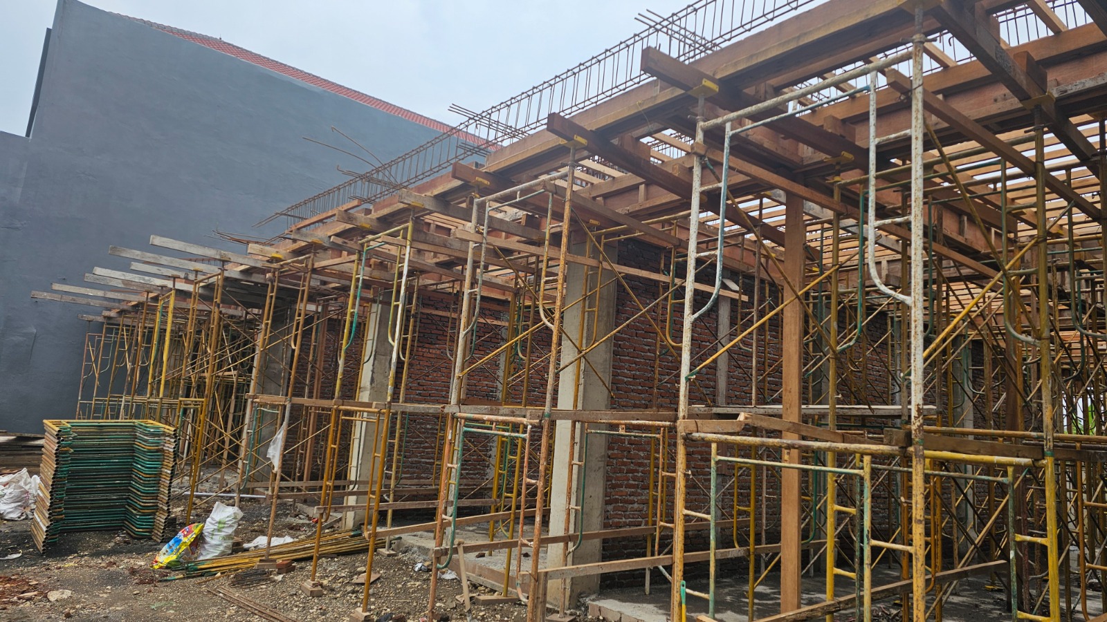 Rumah Hitung Tanah Area Cipete