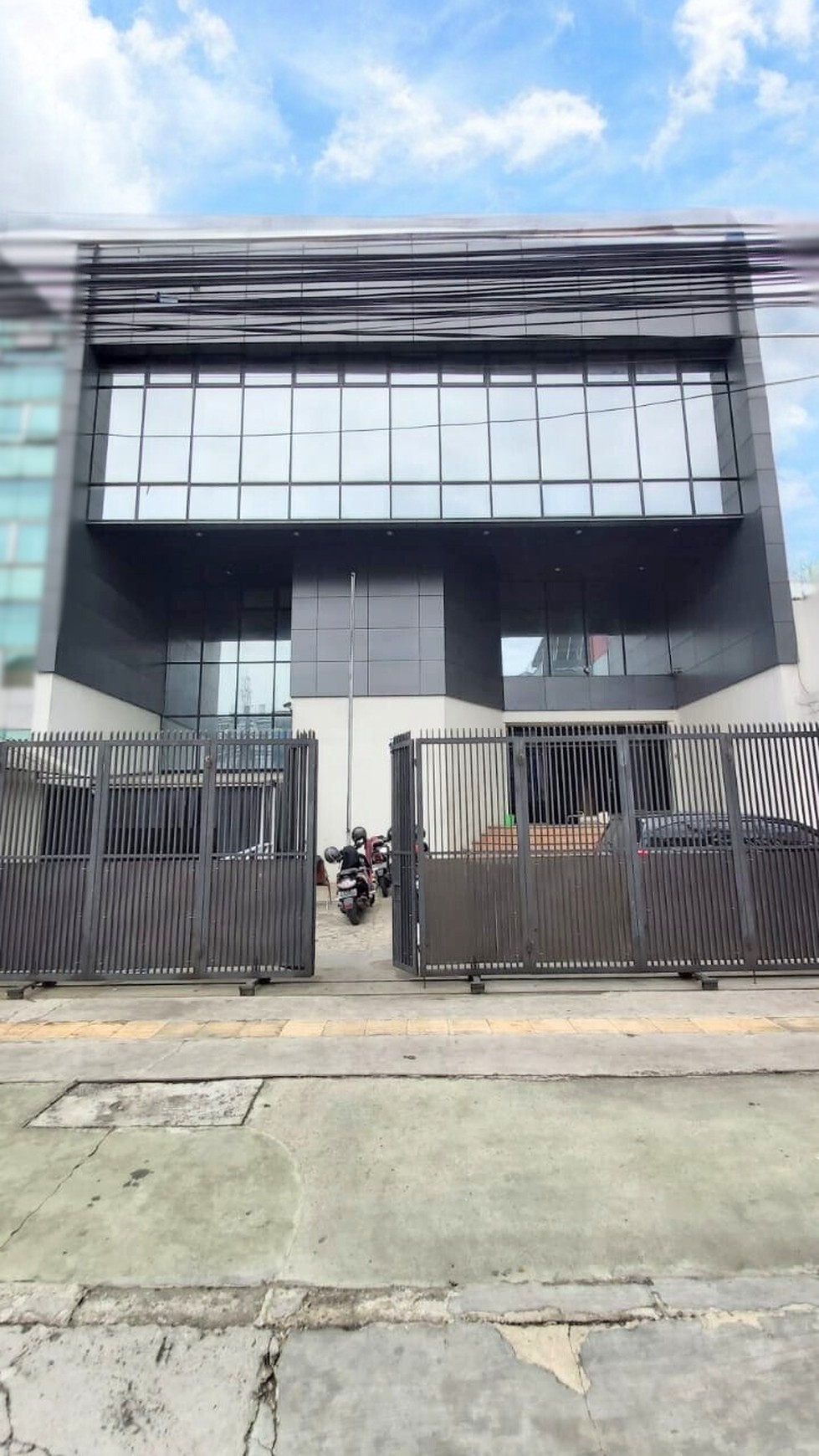 Gedung Kantor Dijual di Gambir