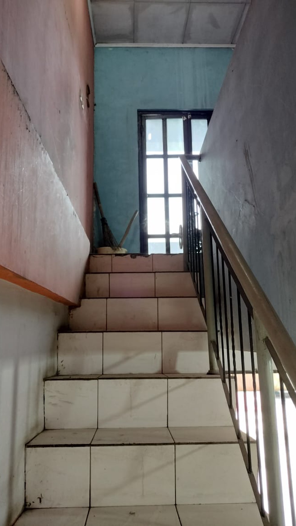 Ruko Siap untuk Usaha di Komplek Griya Bukit Jaya Gunung Putri