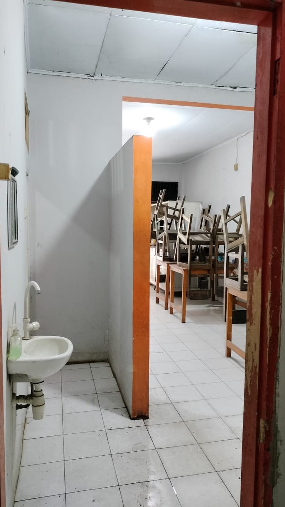 Ruko Siap untuk Usaha di Komplek Griya Bukit Jaya Gunung Putri