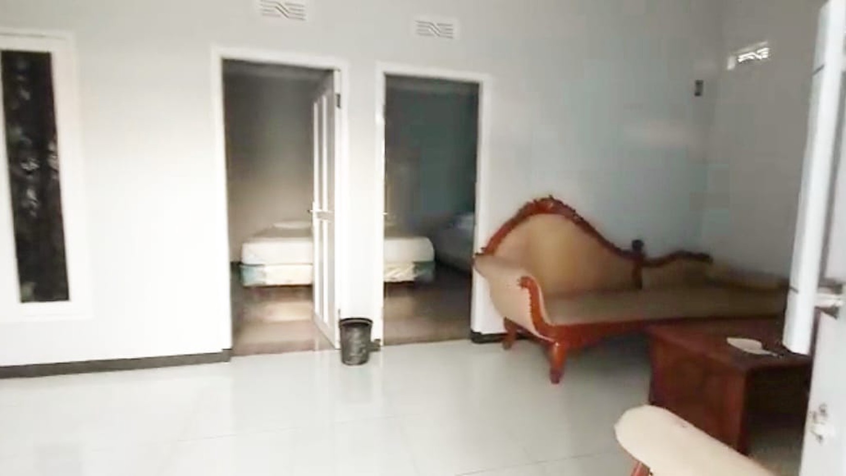 Dijual Cepat Villa Dengan Halaman Luas di Citeko, Cisarua, Bogor ( Semi Furnished )