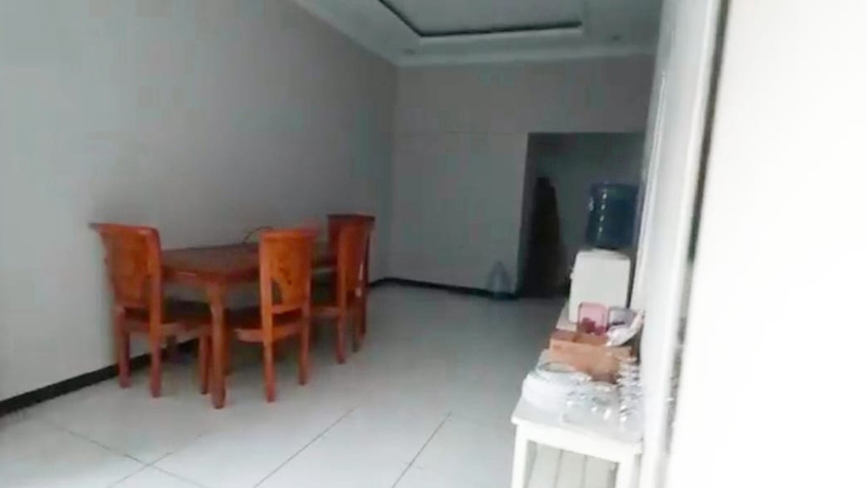 Dijual Cepat Villa Dengan Halaman Luas di Citeko, Cisarua, Bogor ( Semi Furnished )