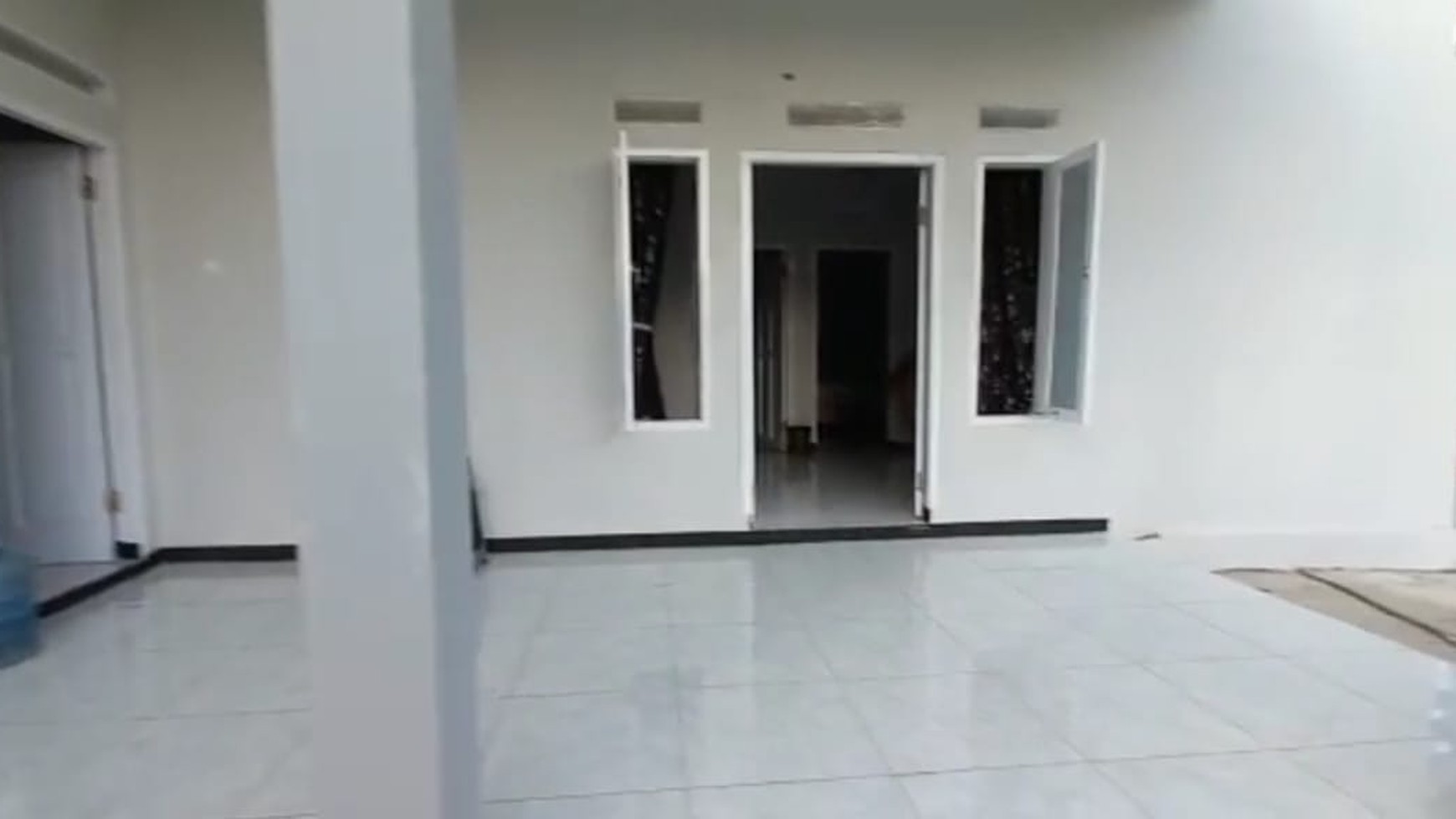 Dijual Cepat Villa Dengan Halaman Luas di Citeko, Cisarua, Bogor ( Semi Furnished )