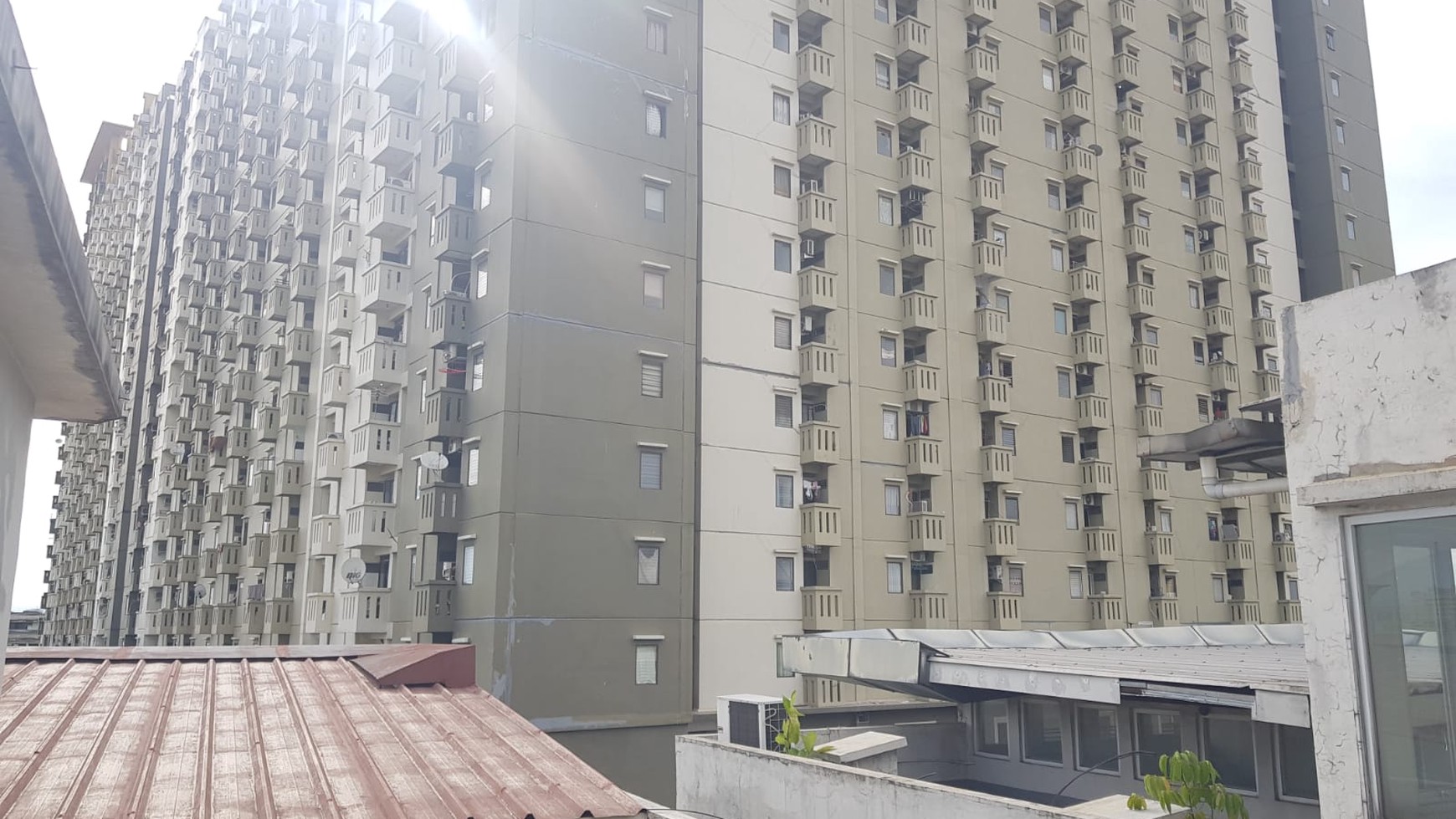 Ruko 3 Lantai di Gateway Apartemen Ahmad Yani Bandung