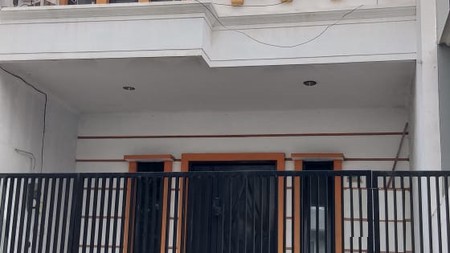 Rumah 3 lantai di Kelapa Gading, aman, nyaman