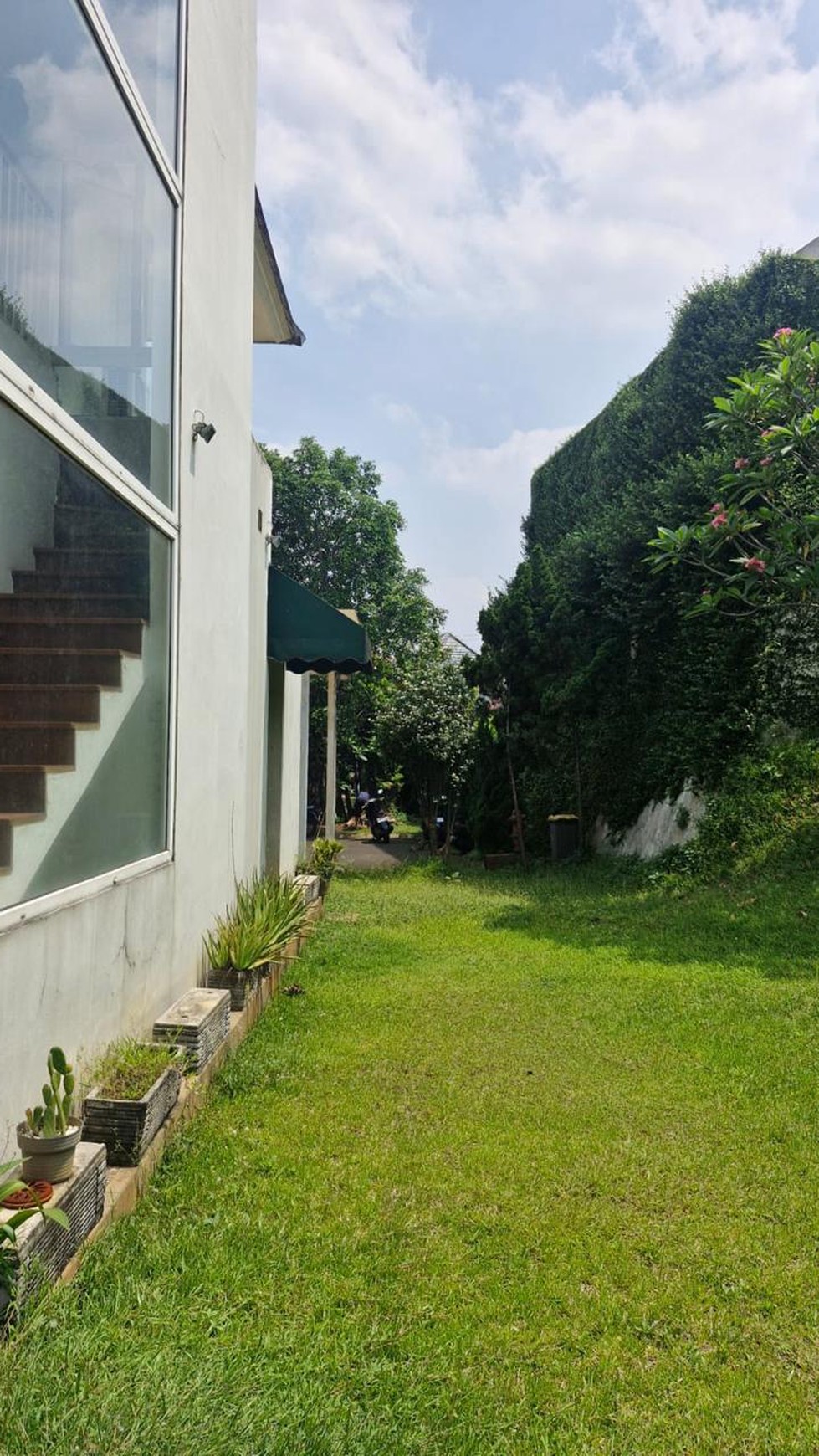 Di Jual Rumah siap huni lokasi  di Green Andara Residences Depok Jawa Barat