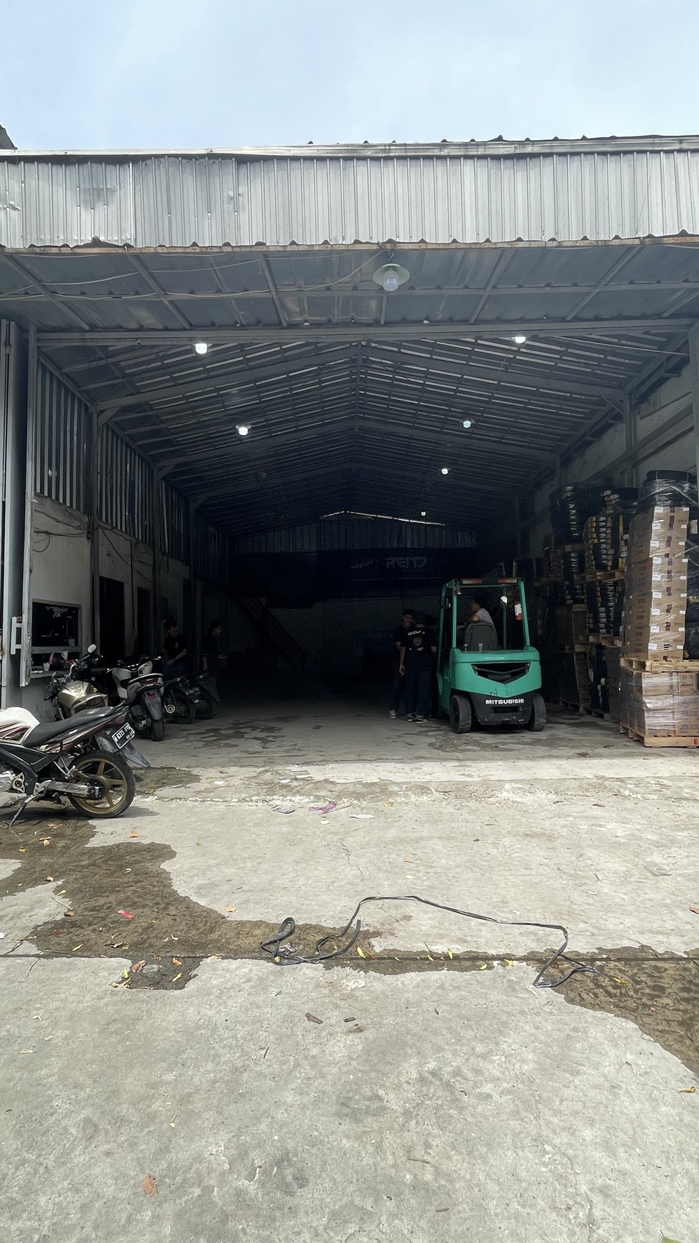 Dijual Gudang + Kantor