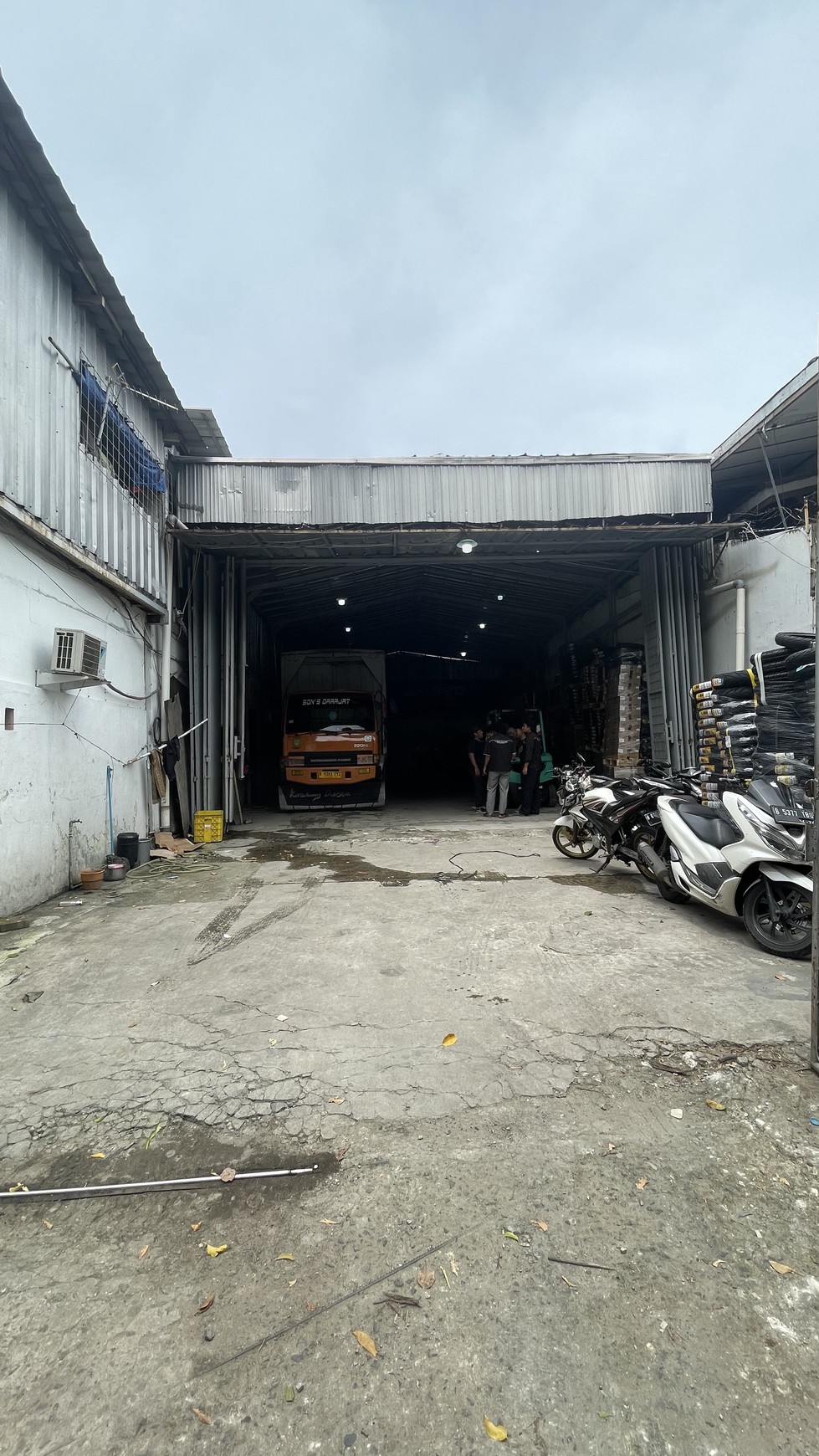 Dijual Gudang + Kantor