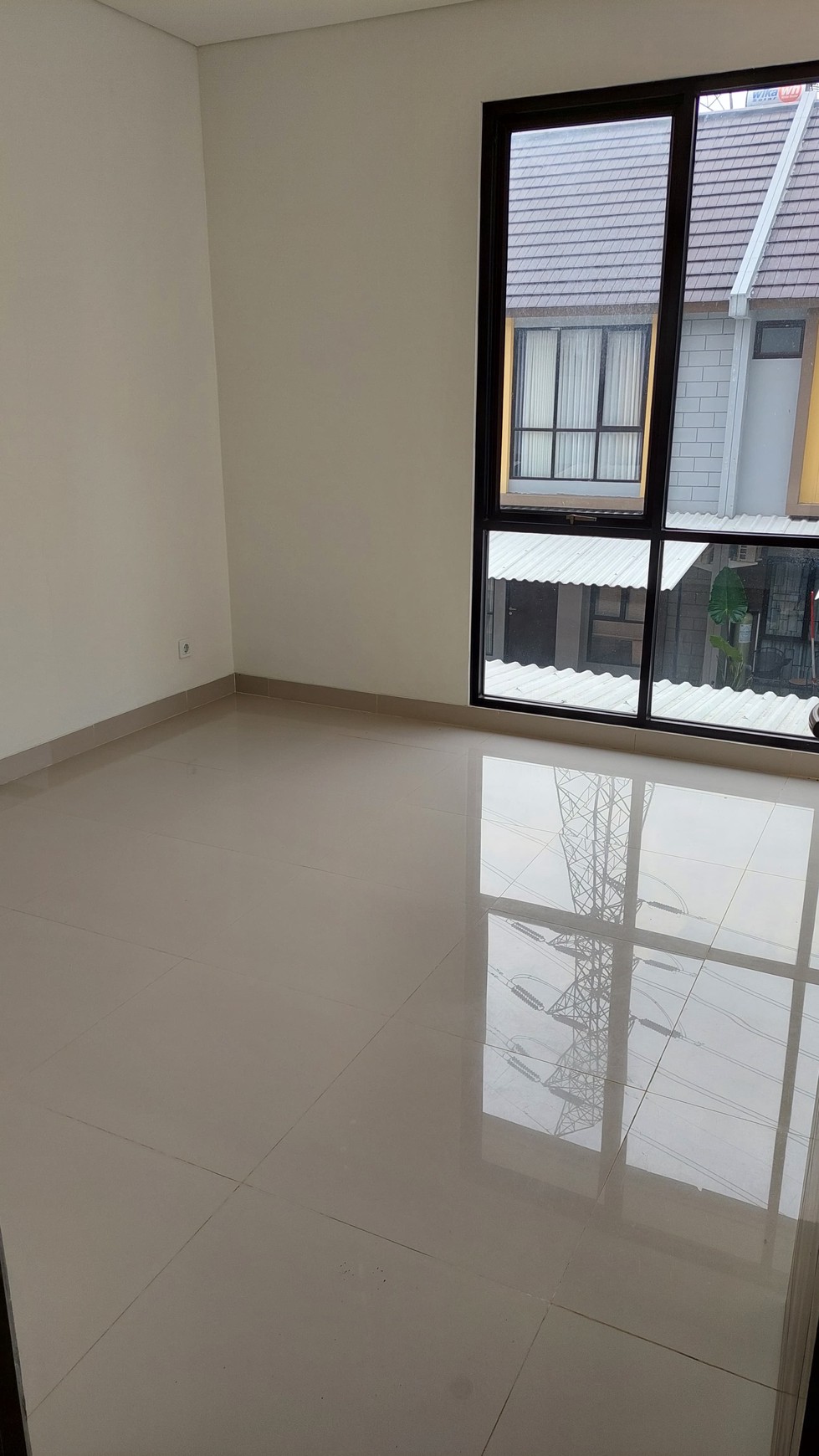 Rumah Baru di Parkville Serpong Cluster Valencia