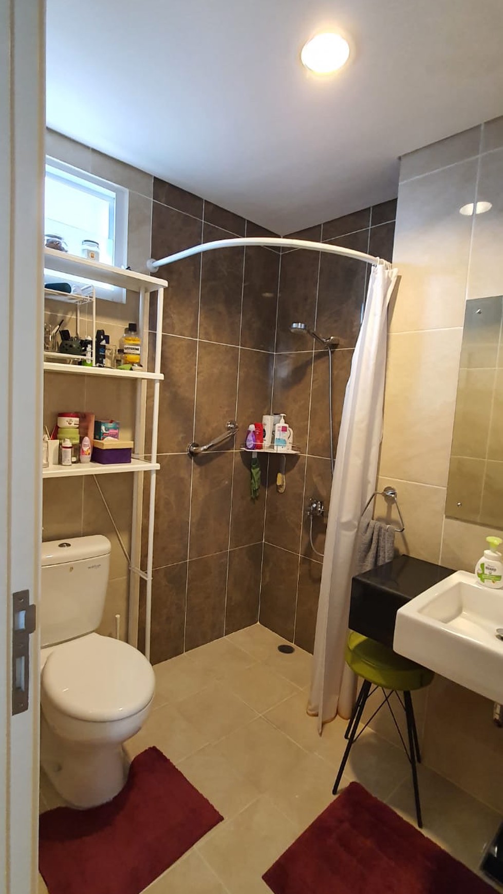 Apartemen Rainbow Spring full furnished harga Murah