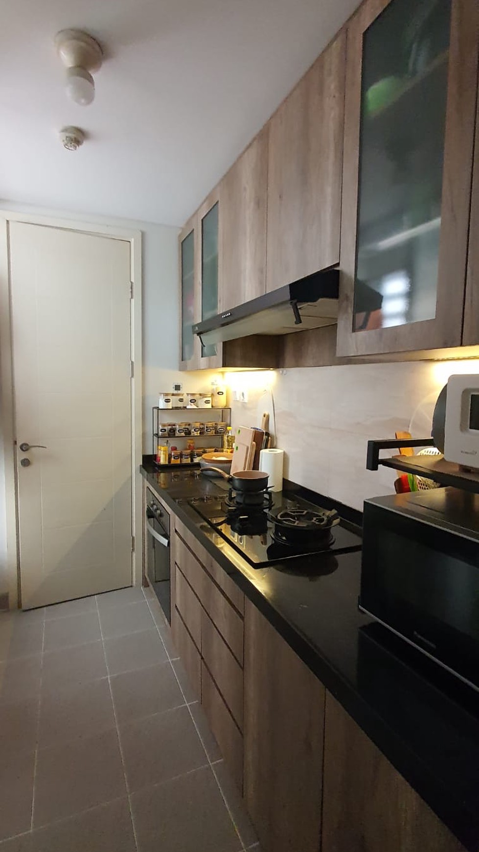 Apartemen Rainbow Spring full furnished harga Murah