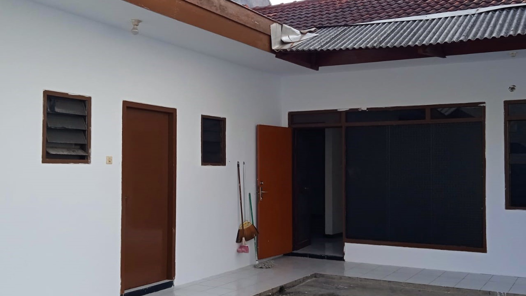 Rumah di Kutisari Indah Utara Surabaya Selatan, Bagus + Terawat, Siap Huni