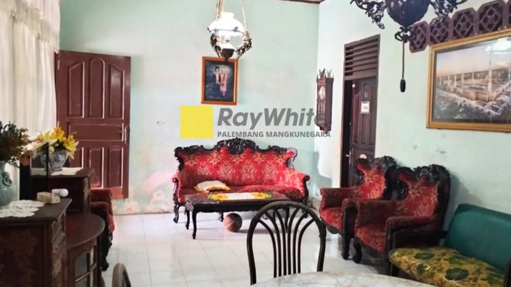 DI JUAL RUMAH TENGAH KOTA