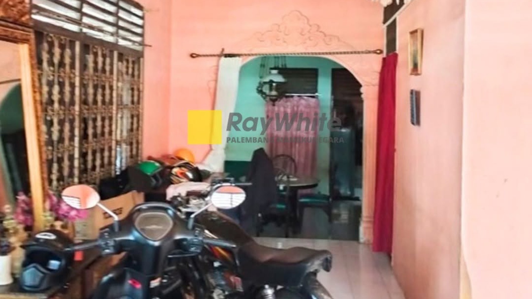 DI JUAL RUMAH TENGAH KOTA
