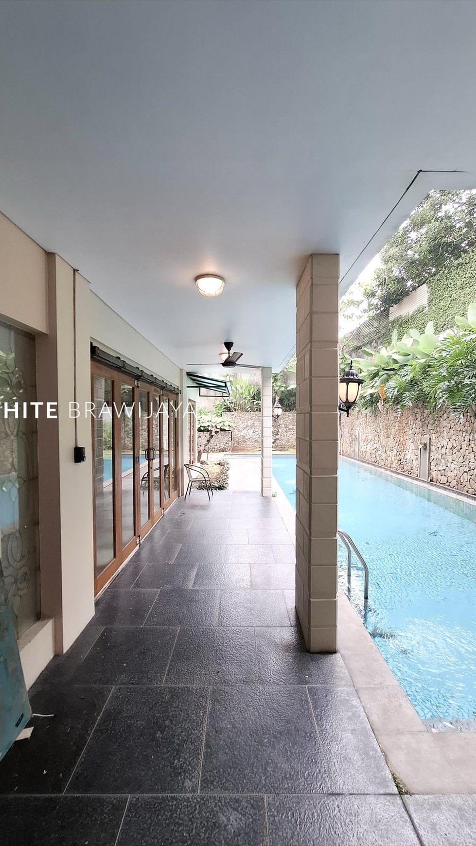 Rumah Hitung Tanah Area Cipete