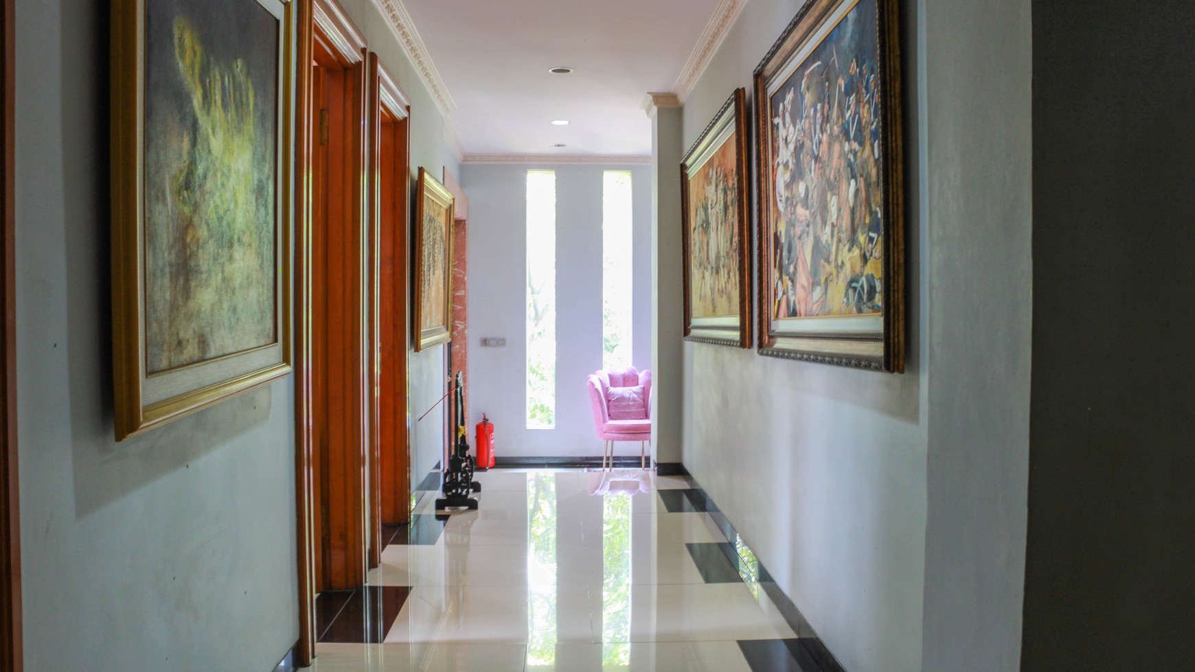 Rumah Mewah Siap Huni, Lokasi Strategis dan Hunian Nyaman @Kemang.