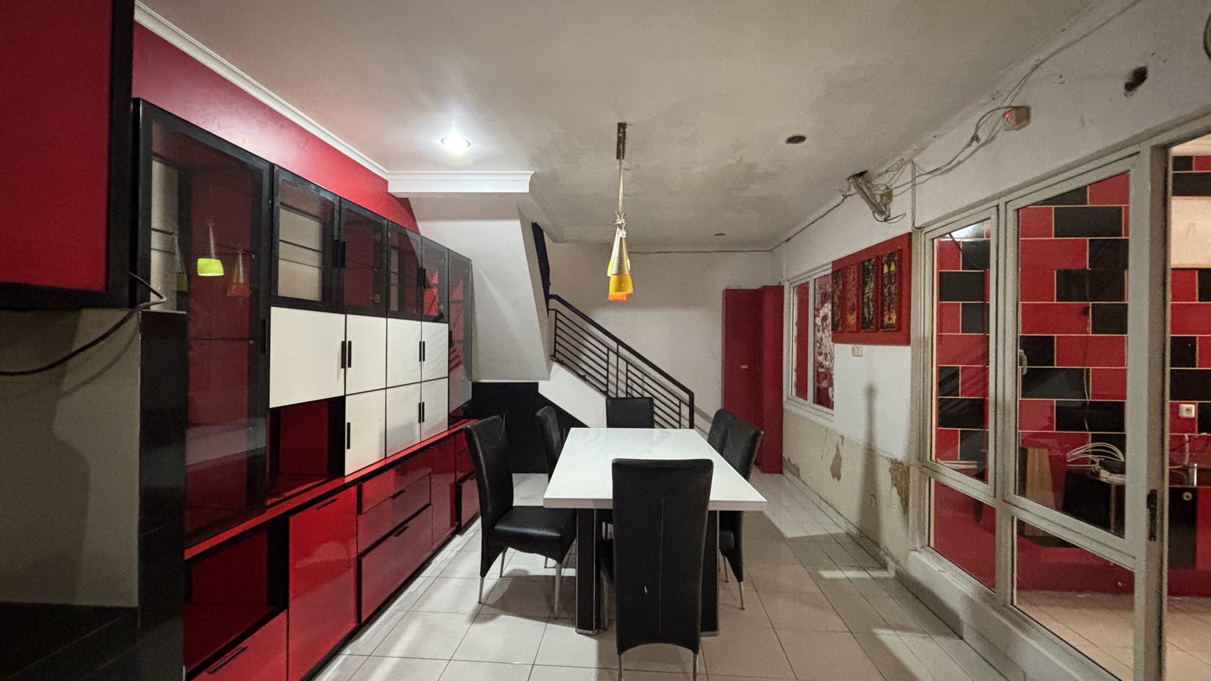 Rumah Kokoh 2 Lantai, Rapi Siap Huni Full Furnished di Kota Wisata Cibubur