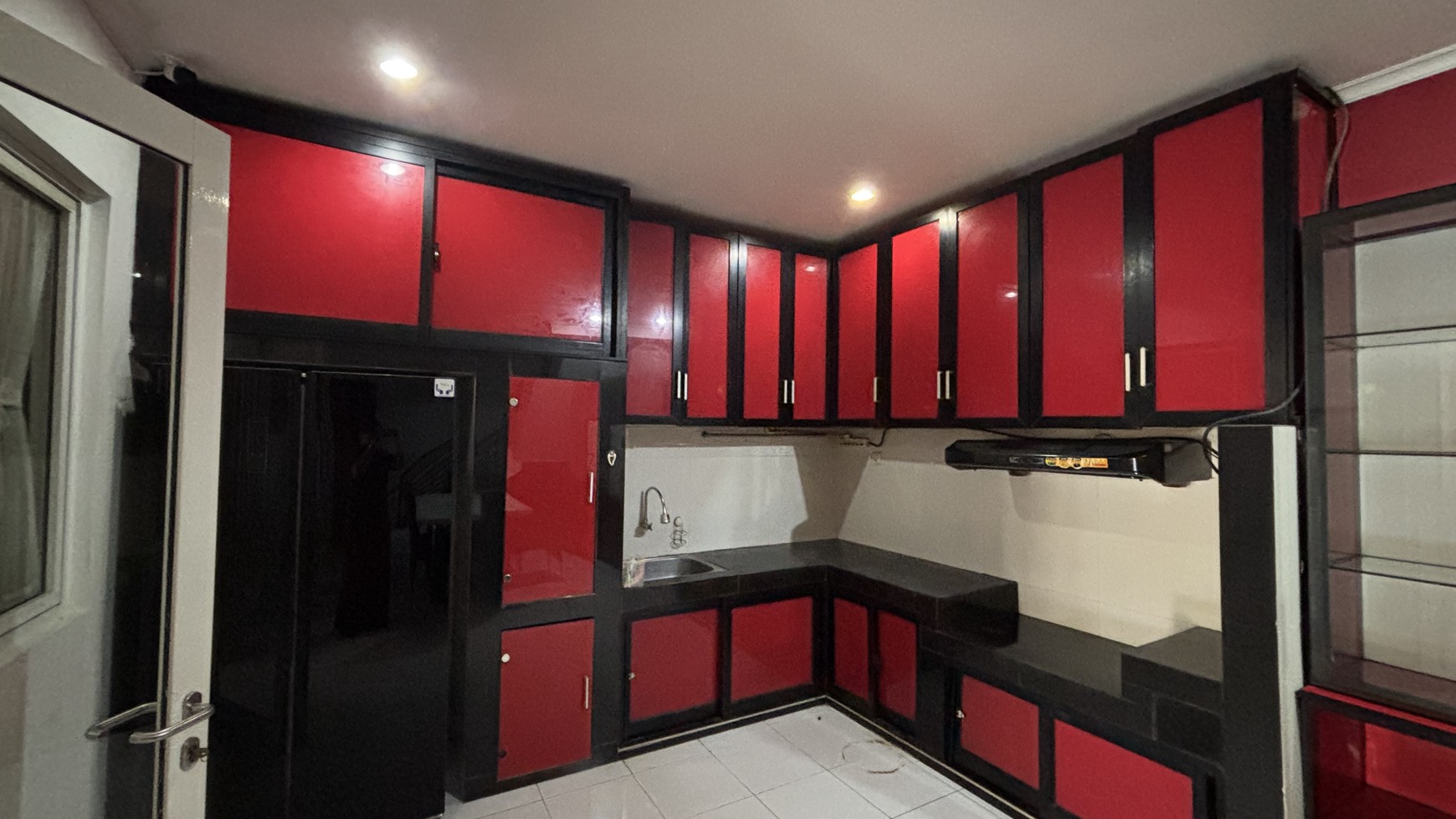 Rumah Kokoh 2 Lantai, Rapi Siap Huni Full Furnished di Kota Wisata Cibubur