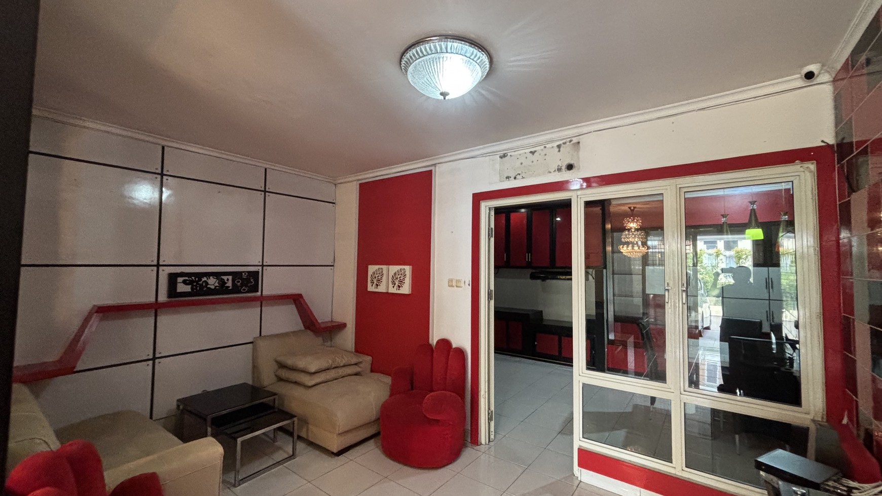 Rumah Kokoh 2 Lantai, Rapi Siap Huni Full Furnished di Kota Wisata Cibubur