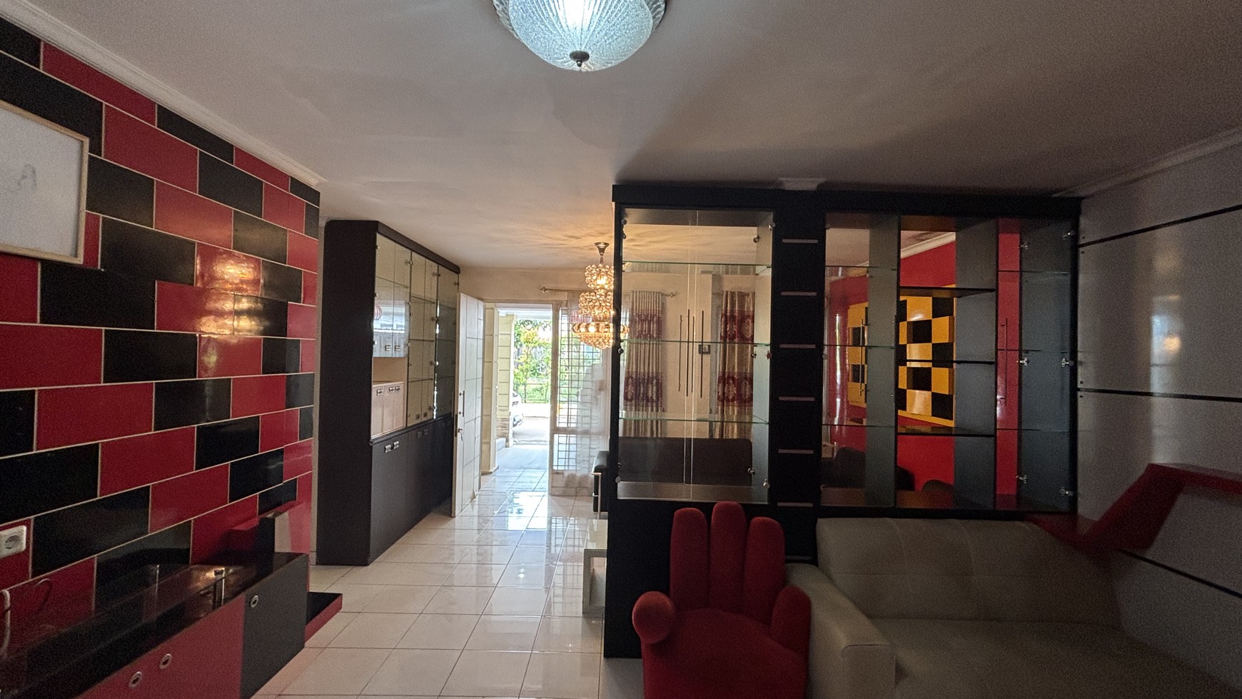 Rumah Kokoh 2 Lantai, Rapi Siap Huni Full Furnished di Kota Wisata Cibubur