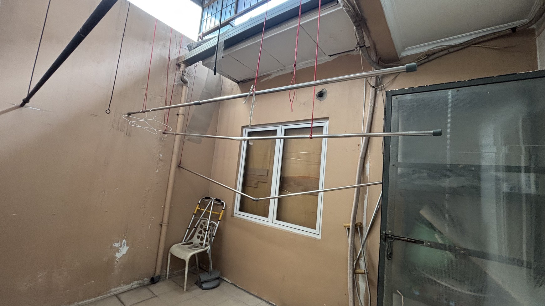 Rumah Kokoh 2 Lantai, Rapi Siap Huni Full Furnished di Kota Wisata Cibubur