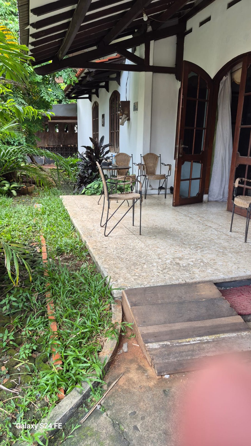 dijual