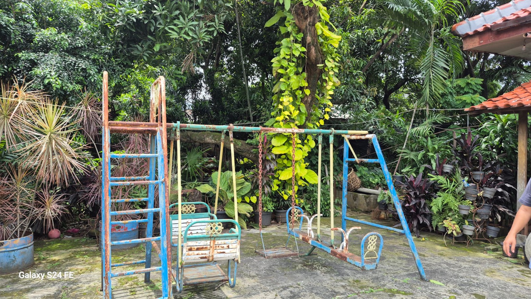 dijual