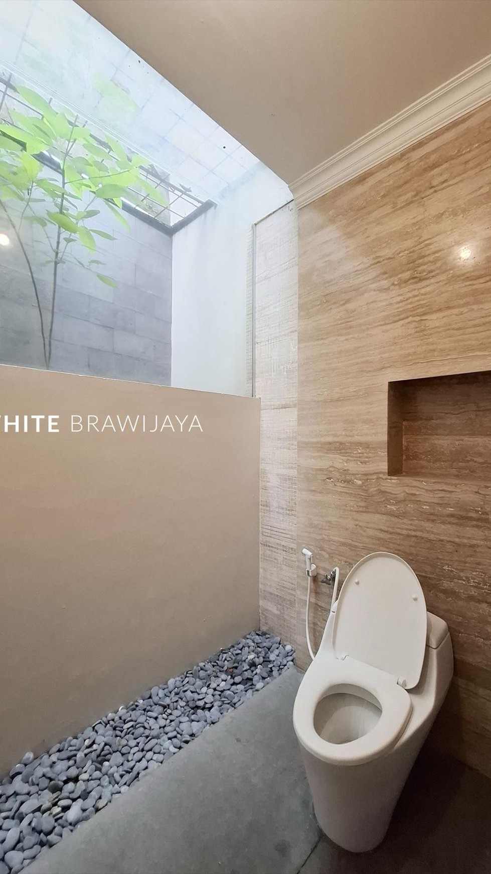 Tropical Modern Home Area Lebalk Bulus