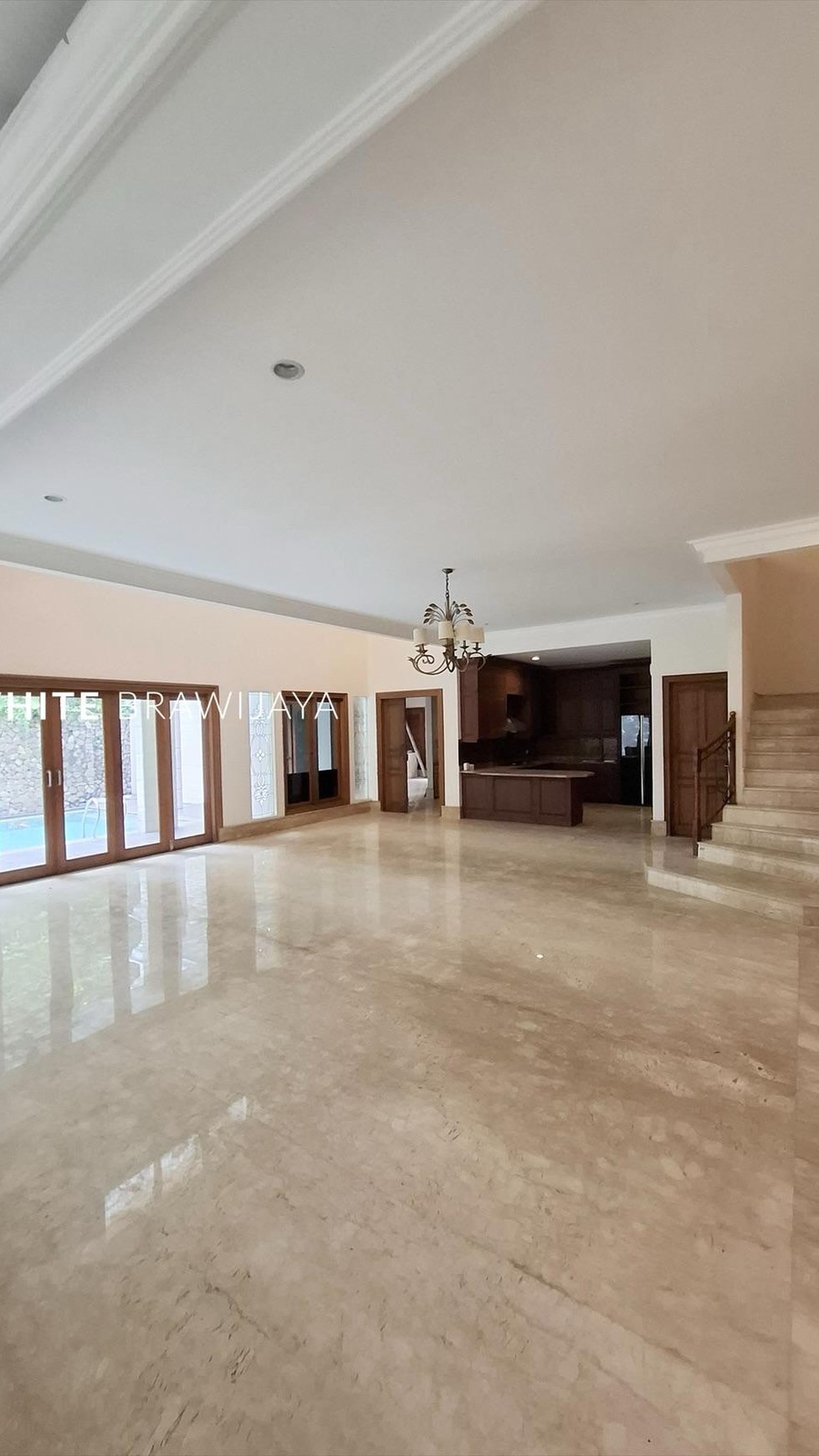 Tropical Modern Home Area Lebalk Bulus